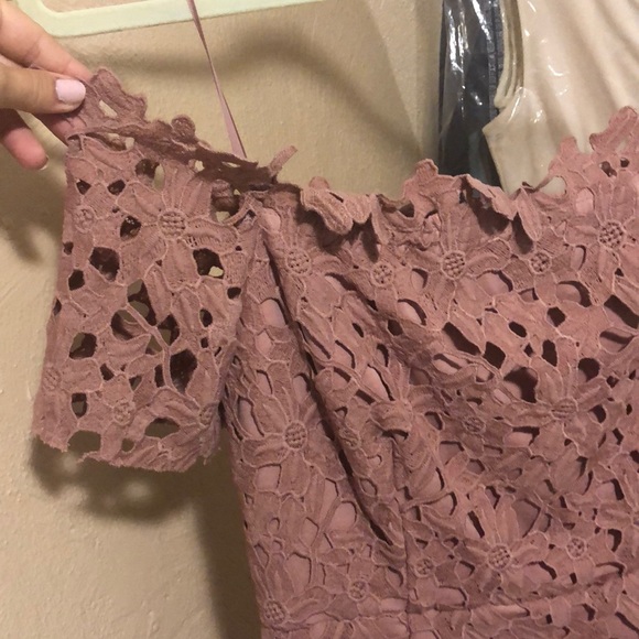 NWT- Design Lab Mauve Lace Dress off the shoulder - Picture 4 of 8